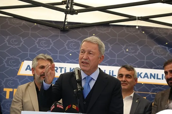 abdnin-iraktaki-kitle-imha-silahi-yalanini-hatirlatip-uyardi-bedeli-cok-daha-agir-olur-1750432754809.jpeg Hulusi Akar, ABD’nin Irak’taki ‘Kitle İmha Silahı’ yalanını hatırlatıp uyardı: Bedeli çok daha ağır olur!