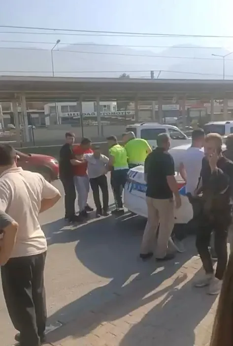 Bursa’da kahreden kaza: Anne TIR’ın altında kaldı bebeği yanında ağladı!