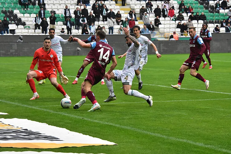 Son dakika haberi: Konya’da ortalık karıştı! Penaltı pozisyonu sonrası olay çıktı...