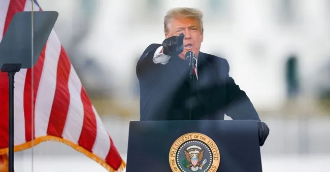 Son dakika: Trump'a büyük şok! Azil maddesi kabul edildi