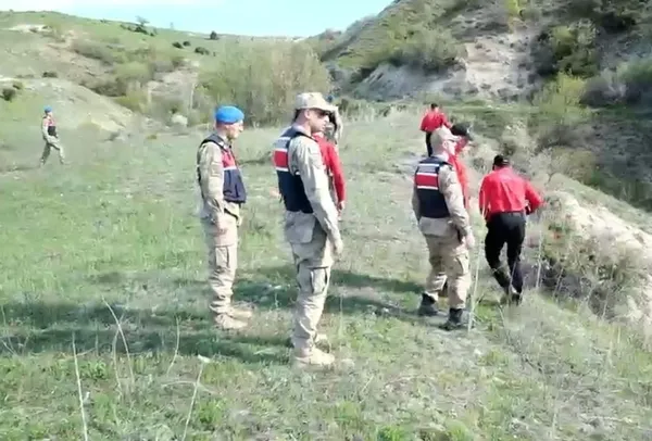 dag-tas-ve-bayir-da-gulistana-dair-bir-iz-ariyor-1777626938832.jpg