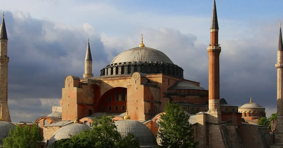 Ezan Sözleri ve Anlamı - Ezan Sözleri Türkçe Anlamı ile Metni ve Arapça Okunuşu