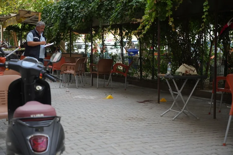 Balıkesir’de dehşet anları: Çay bahçesinde gerçekleşen silahlı saldırıda 6 kişi yaralandı!