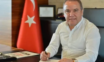 Muhittin Böcek kimdir?