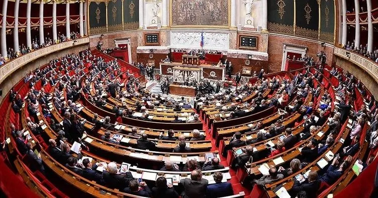 Fransa’da muhalefetin gensoru önergesi reddedildi