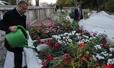 Oktay’dan, Erbakan’ın kabrine ziyaret