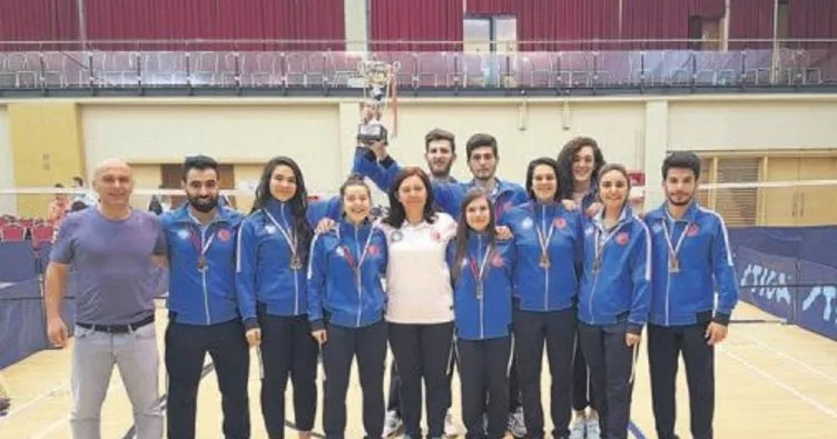 Uludağ Üniversitesi badmintonda yine şampiyon