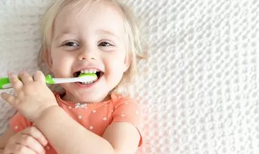 Bebeklerin sıklıkla kulaklarını çekiştirmesi ‘diş çıkarma belirtisi’ olabilir