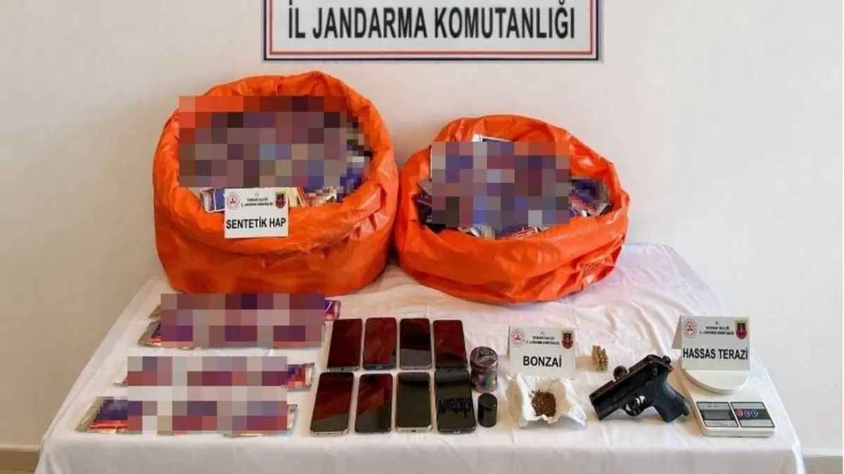 Tekirdağ merkezli uyuşturucu şebekesine şafak operasyonu 8 tutuklama Tekirdağ merkezli uyuşturucu şebekesine şafak operasyonu 8 tutuklama