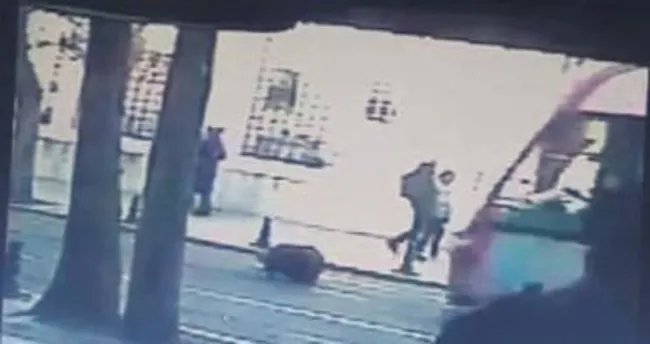 Tramvay yolunda intihar etti