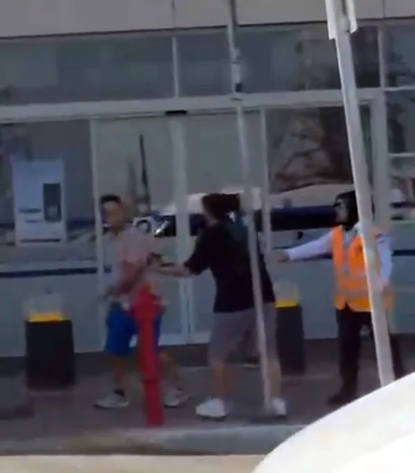 antalya-havalimani-dis-hatlar-onunde-sevgilisini-olduren-polis-tutuklandi-1787392497593.jpeg