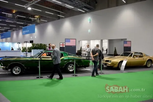 ̈Klasik otomobiller sahne aldı