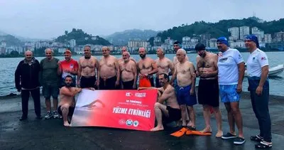 15 Temmuz etkinliğinde 4 kilometre yüzdüler #rize