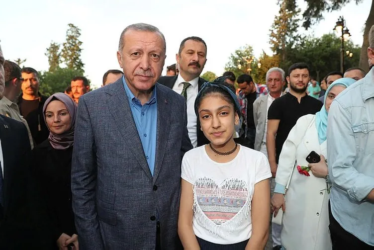 BaÅkan ErdoÄan, NakkaÅtepe Millet Bahçesi'ni gezdi vatandaÅlarla sohbet etti