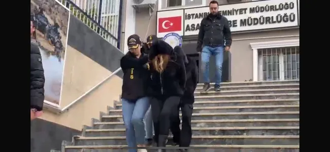rezidans-hirsizlari-yakalandi-zillere-basip-iceri-girdiler-15-milyon-caldilar-1742888496769.jpg
