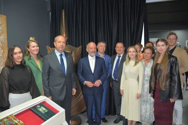 tataristan-kultur-ve-tarihi-sanat-sergisini-cumhurbaskani-tatar-acti-1680592544230.jpg