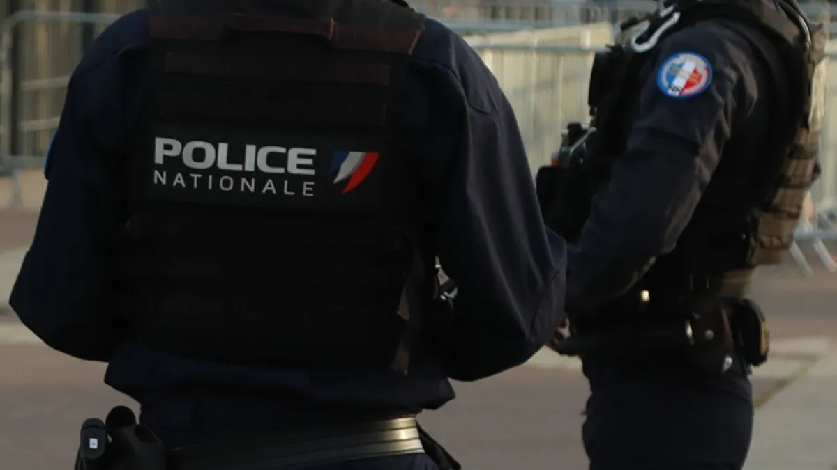 Fransa’da Araplara yönelik ırkçı saldırı: 3 kişi yargılanacak Fransa’da Araplara yönelik ırkçı saldırı: 3 kişi yargılanacak