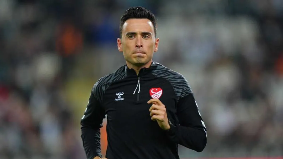 Fenerbahçe-Beşiktaş derbisinin VAR hakemi açıklandı! Fenerbahçe-Beşiktaş derbisinin VAR hakemi açıklandı!