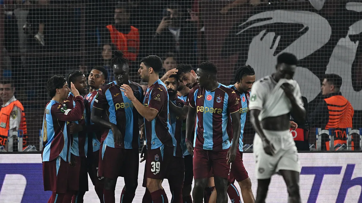 Trabzonspor - Freiburg maçı saat kaçta, hangi kanalda yayınlanacak? Konferans Ligi'nde 3. hafta heyecanı!