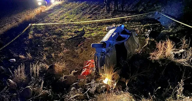 Kars'ta feci kaza: 3 ölü, 1 yaralı Kars'ta feci kaza: 3 ölü, 1 yaralı