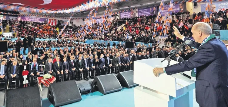 SON DAKİKA | AK Parti’de hazırlıklar sürüyor! ‘Ortak akılla’ büyük kongreye: Sorular yapak zekaya hazırlatıldı