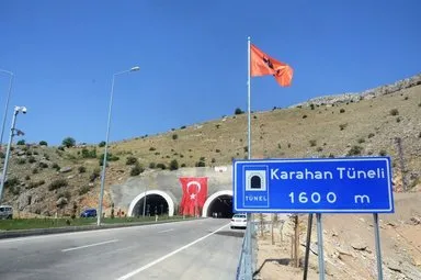 Doğu’yu 12 ile bağlayacak tünel açıldı