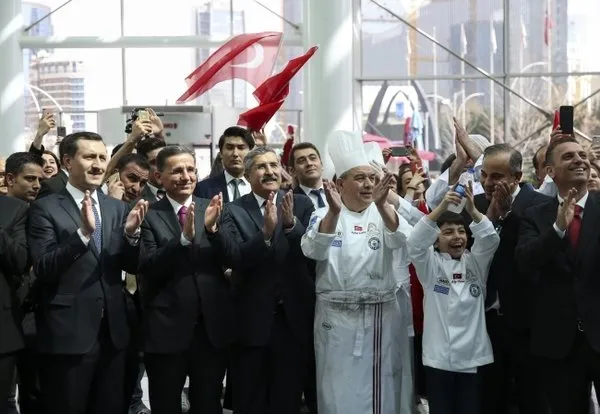 Dünyanın en büyük baklavası başkentte yapıldı
