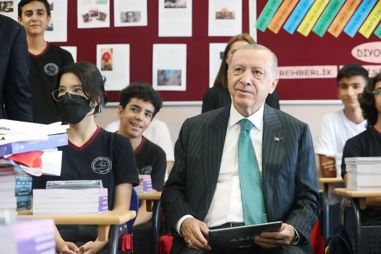 Son dakika: Başkan Erdoğan Sancaktepe’de öğrencilerle bir araya geldi! ’100 kişilik okullar vardı’