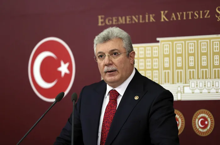 ak-partiden-son-dakika-eyt-aciklamasi-emeklilikte-yasa-takilanlar-icin-tarih-verdi-mujdeyi-verecegiz-1642489999492.jpg