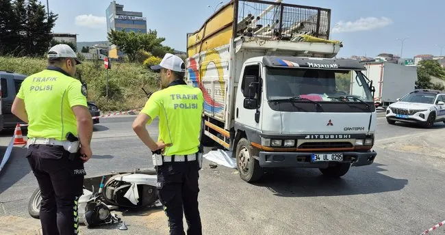 Ümraniye’de kamyonun altında giren 17 yaşındaki motor sürücüsü hayatını kaybetti