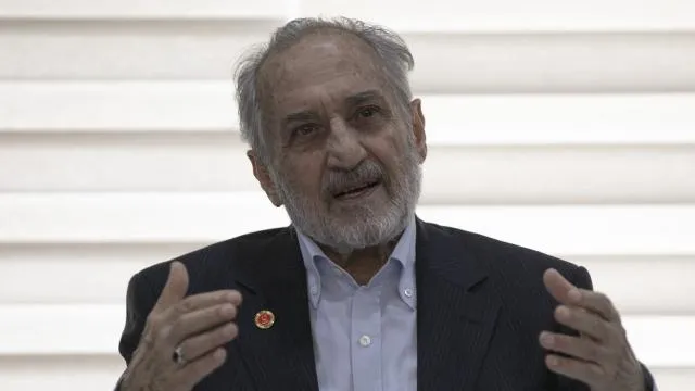 saadet-partisi-yuksek-istisare-kurulu-baskani-oguzhan-asilturk-hayatini-kaybetti-1633071745361.jpg