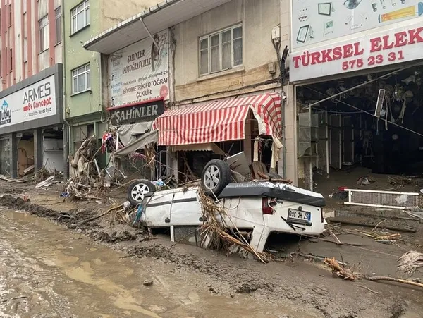 son-dakika-afad-duyurdu-kastamonu-ve-sinoptaki-sel-felaketinde-can-kaybi-artiyor-1628869127542.jpg