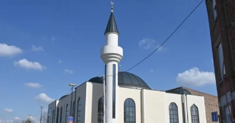 Fransa bir camiyi daha kapatıyor
