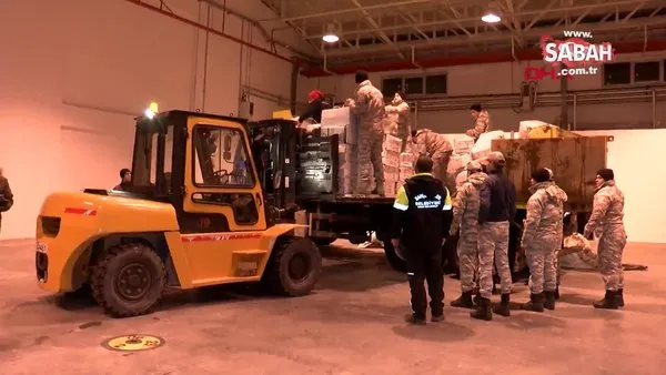 Sanayi ve Teknoloji Bakanlığı 250 adet duvar kırıcı iş makinesini deprem bölgesine gönderdi | Video