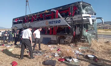 Amasya'da yolcu otobüsü devrildi: 2'si ağır 46 yaralı #amasya