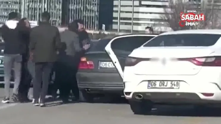 Ankara’da trafikte yumruklu kavga kamerada