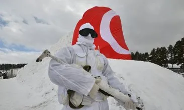 Sarıkamış’taki Şehit Mehmetçikler’in kardan heykellerine büyük ilgi var
