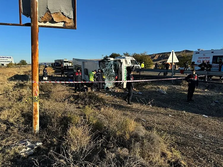 Son dakika: Aksaray'da yolcu otobüsü devrildi: 6 kişi öldü, çok sayıda yaralı var...