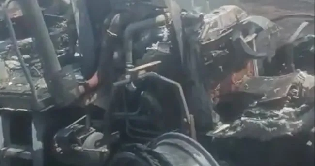 Şanlıurfa’da buğday tarlasında yangın! Traktör küle döndü