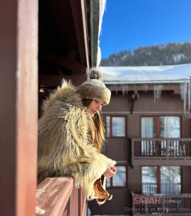 Anneannesinin ‘altın günü’ne katıldı! Dilan Çiçek Deniz’den eğlenceli poz!