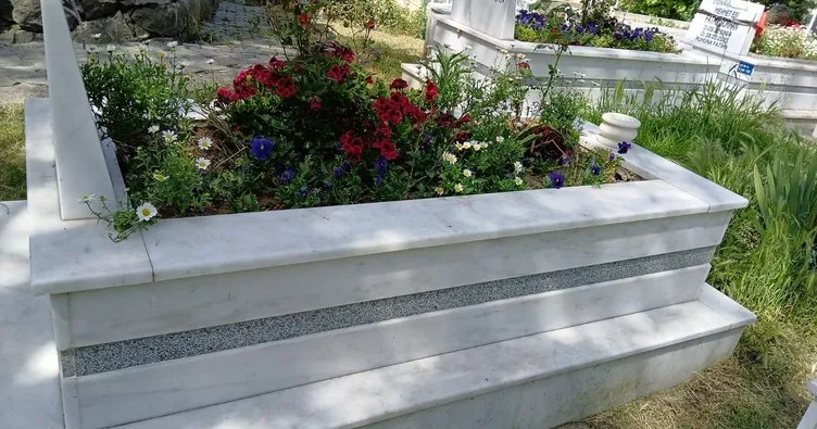 Canlı yayınla mezar ziyareti