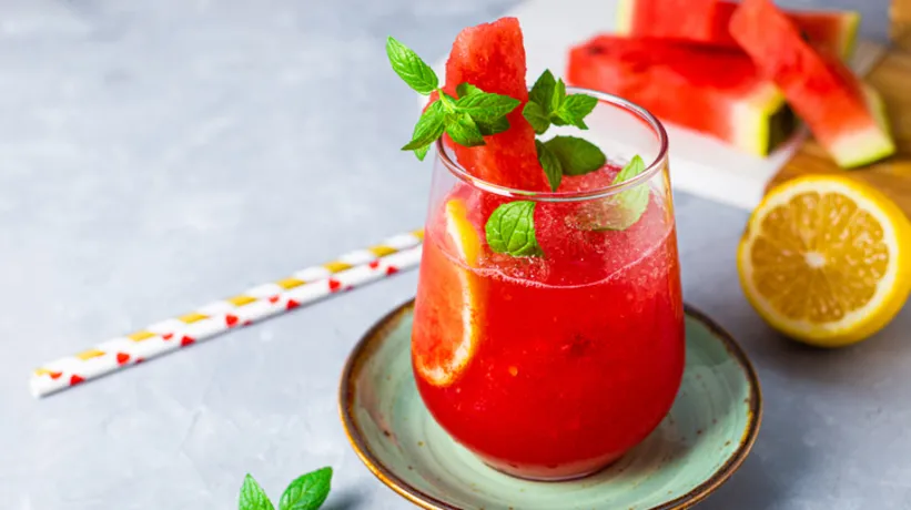 Yazın en ferah içeceği: 5 dakikada hazır karpuzlu limonata tarifi