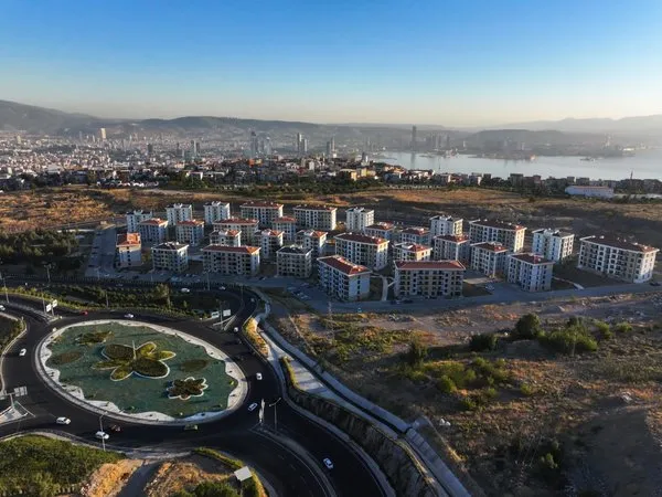guclu-devlet-izmir-depreminin-yaralarini-da-sardi-depremzedelere-4-yilda-4-bin-602-konut-teslim-edildi-1730279461523.jpg