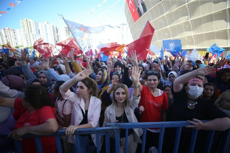 SON DAKİKA: Gençler Başkan Erdoğan'ı bekliyor! Stadyum tıklım tıklım doldu! Coşku her geçen dakika artıyor...