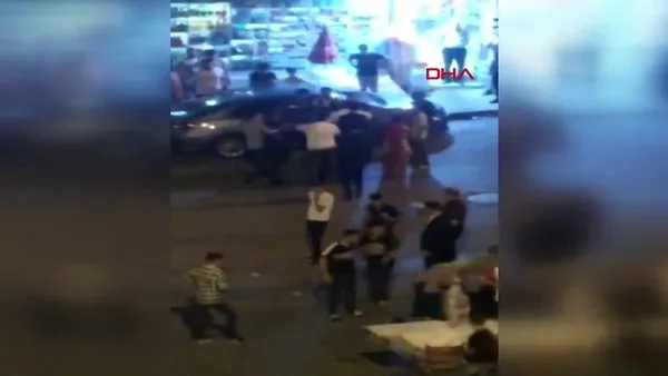 İstanbul Sultangazi'deki yüksek sesli müzik kavgasına polis müdahalesi kamerada