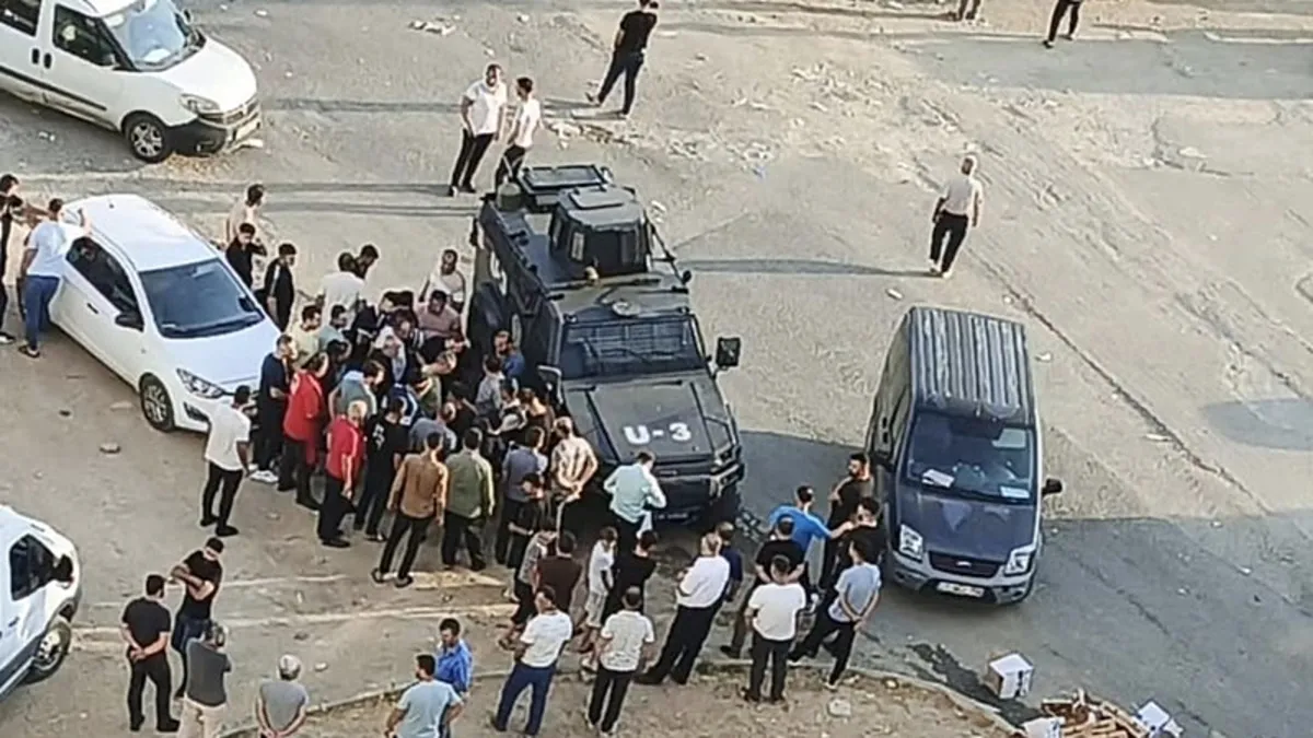 Durakta bekleyen 55 yaşındaki adam silahlı saldırıya uğradı: Feci şekilde can verdi!