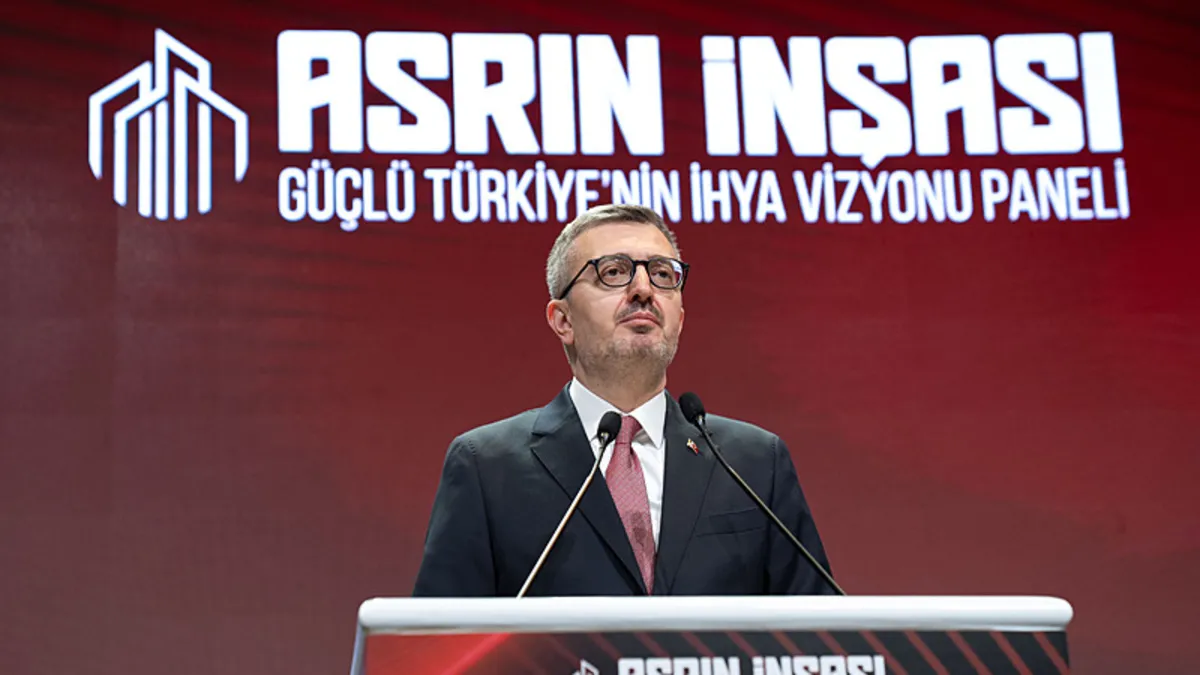 İlk andan itibaren devletimiz tüm imkanları ve birimleriyle sahaya indi İlk andan itibaren devletimiz tüm imkanları ve birimleriyle sahaya indi