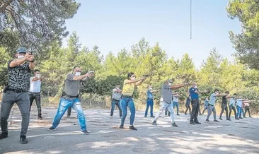 Maskeli silah eğitimi