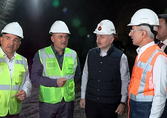 bakan-uraloglu-2026da-sariyer-kilyos-tuneli-bitecek-sariyere-ulasim-5-dakikaya-inecek-1699104793431.jpg