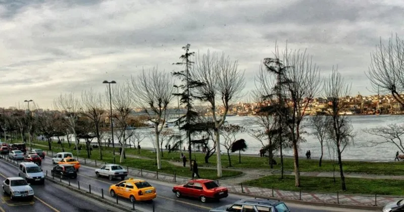 balat sahil yolunun bir bolumu 1 ay